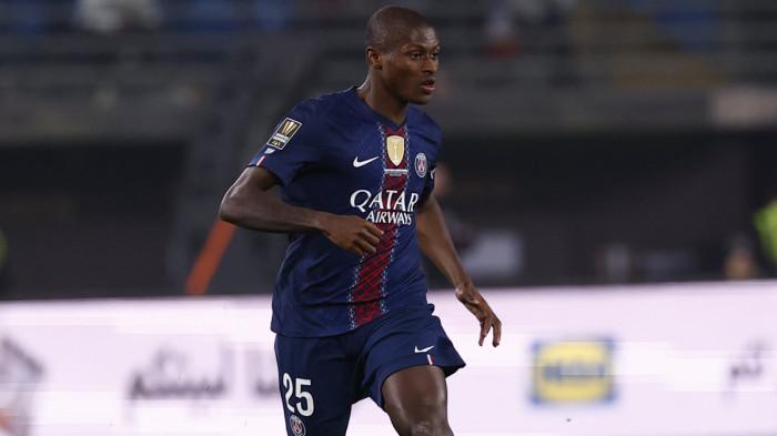 PULANG KE RUMAH - Fullback PSG, Nuno Mendes pada pertandingan musim 2025/2026. Pemain asal Portugal ini bakal menjalani laga istimewa pulang ke rumah menghadapi mantan klubnya, pada pertandingan Sporting CP vs PSG di Liga Champions, Rabu (21/1/2026).