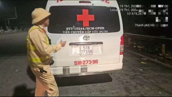 xe cấp cứu - Ảnh 1.