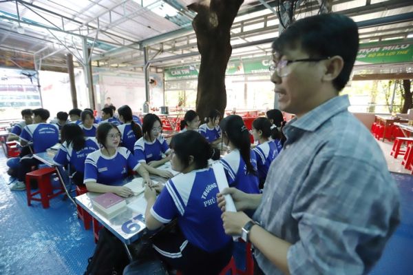 Tổ chức tiết học hạnh phúc, giáo viên bất ngờ với những tình huống ngoài kịch bản - Ảnh 1.