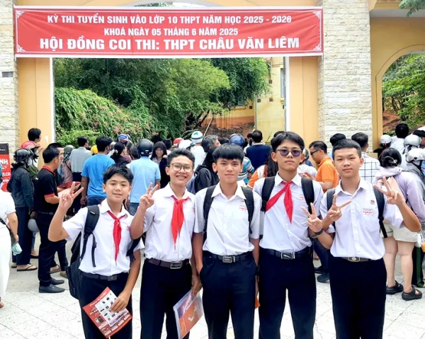 Cần Thơ: Ngoại ngữ là môn thứ 3 thi vào lớp 10, đang lấy ý kiến các trường về kỳ thi - Ảnh 1.