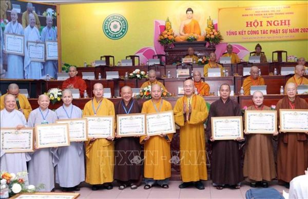 Phật giáo Việt Nam làm công tác từ thiện xã hội hơn 2.161 tỉ đồng - Ảnh 1.