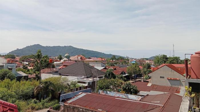 kondisi cuaca di padang timur 21/1/2026