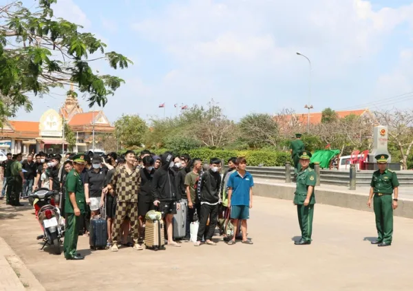 công dân Việt Nam - Ảnh 1.