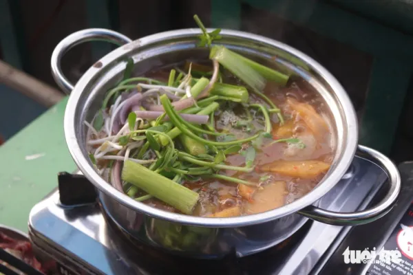 lẩu mắm - Ảnh 1.