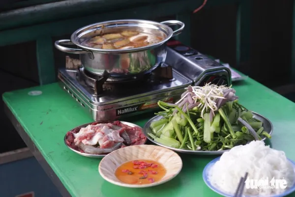 lẩu mắm - Ảnh 3.