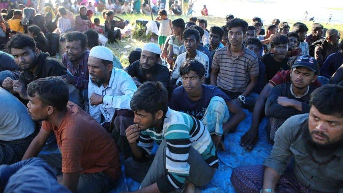 Warga Rohingya di Pantai Mercusuar, Desa Karang Gading, Kecamatan Labuhan Deli, Kabupaten Deli Serdang, Sumatera Utara (Sumut).
