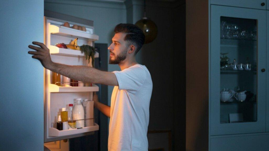 Ilustrasi penggunaan kulkas.