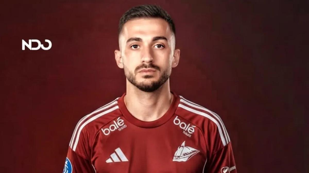 RUMOR TRANSFER - Foto Simon Amin yang diedit berseragam PSM Makassar