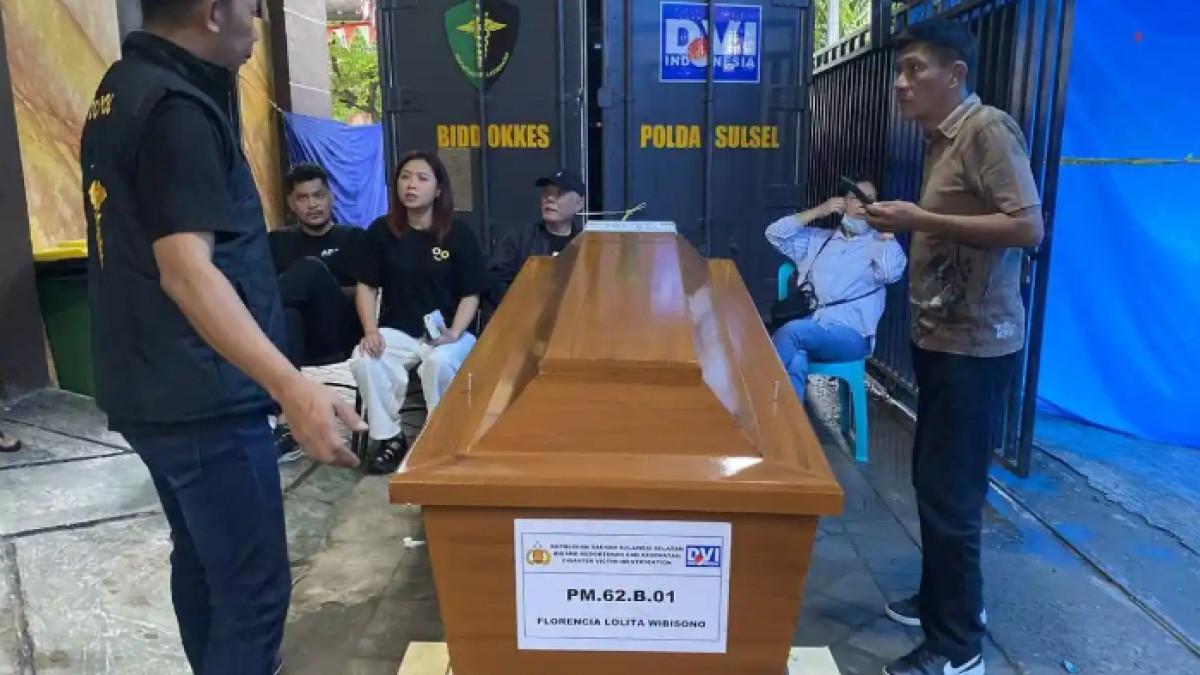 KORBAN KECELAKAAN PESAWAT - Tangis keluarga pecah sambut jenazah Florencia, sidik jari masih terbaca, identitas terkonfirmasi.
