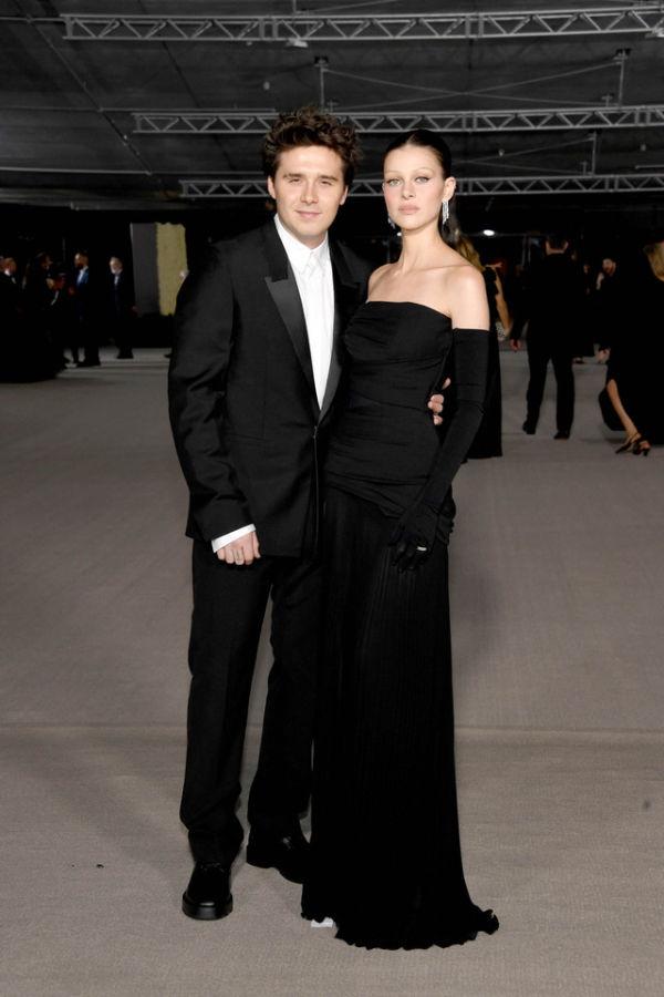 Brooklyn Beckham dan Nicola Peltz menghadiri Gala Tahunan ke-2 Academy Museum di Academy Museum of Motion Pictures, Los Angeles, California, pada 15 Oktober 2022. Foto: Jon Kopaloff/Getty Images/AFP