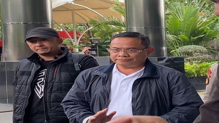 SUDEMO OTT KPK - Bupati Pati Sudewo tiba di Gedung Komisi Pemberantasan Korupsi (KPK) Merah Putih setelah terjaring Operasi Tangkap Tangan (OTT), Senin (20/1/2026).