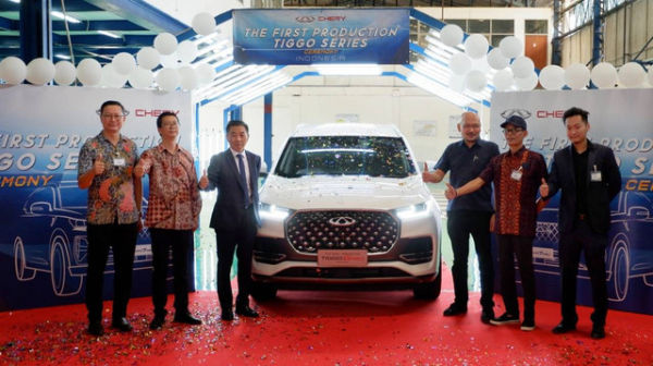 Seremoni produksi perdana mobil Chery di pabrik Handal Indonesia Motor. Foto: dok. Chery Sales Indonesia