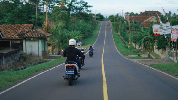 Touring motor listrik Polytron Fox 350 Jakarta ke Way Kambas. Foto: Dok. Polytron