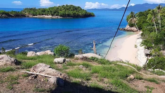 WISATA PANTAI BOLTIM. Potret Pantai Batu Buaya di Boltim.