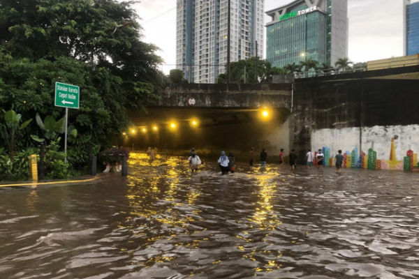 Kondisi banjir di Jalan DI Panjaitan, sekitar Stasiun Whoosh, Kamis (22/1/2026). Foto: KCIC