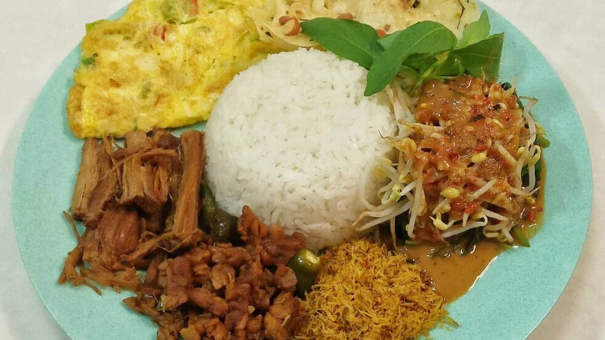 Depot Mimi, satu tempat sarapan enak di Surabaya yang banyak jadi andalan pekerja pagi.