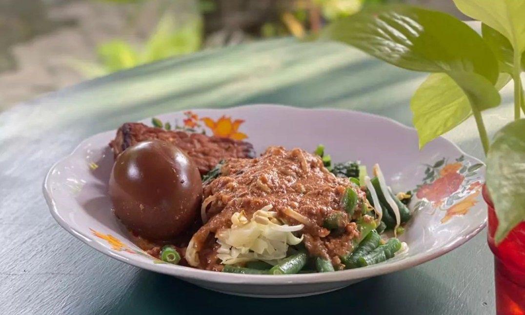 Seprosi hidangan Pecel Ramidjan yang cocok untuk sarapan enak di Jakarta Selatan.