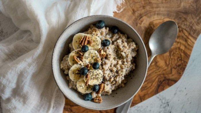 ilustrasi oatmeal, makanan tinggi serat yang bagus dikonsumsi oleh penderita diabetes