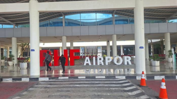 BANDARA RHF TANJUNGPINANG  - Aktivitas di Bandara Raja Haji Fisabilillah (RHF) Kota Tanjungpinang, Provinsi Kepulauan Riau (Kepri), Kamis (22/1/2026) sore.