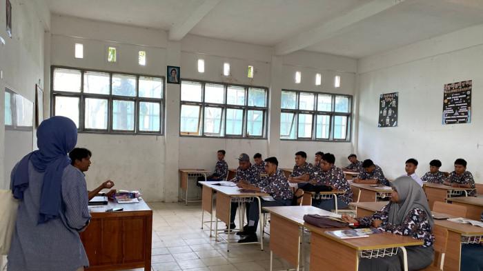 Perkenalan kuliah jarak jauh Ut majene di sma dan smk