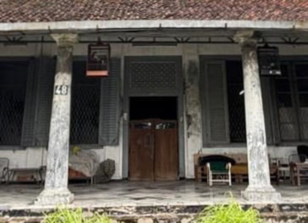 Rumah peninggalan VOC berusia 300 tahun di Semarang. Foto: Intan Allivia/kumparan