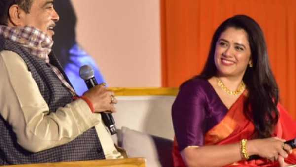 या कार्यक्रमासाठी गिरिजाने रॉ सिल्क साडी नेसली होती आणि आद्याचे दागिने घातले होते. गिरिजा नेहमीप्रमाणे अतिशय गोड दिसली आहे.