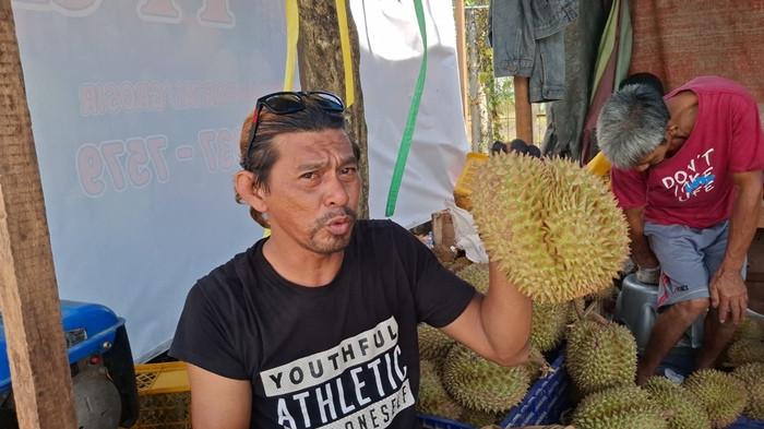 aktivitas penjual buah musiman di Kota Tarakan