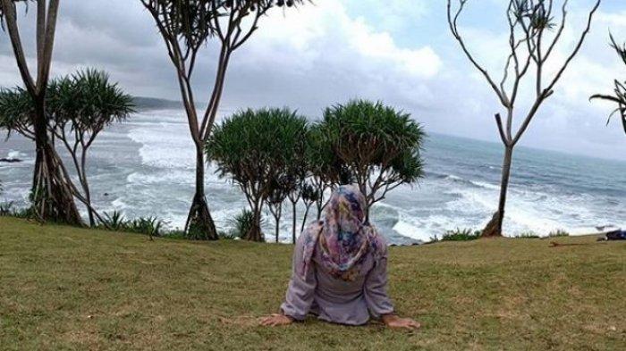 Pantai Karang Tawulan