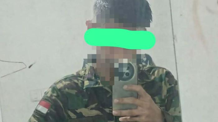 TNI GADUNGAN-  Tim Resmob Polresta Mamuju meringkus seorang pemuda berinisial APB yang nekat mengaku sebagai anggota TNI gadungan.