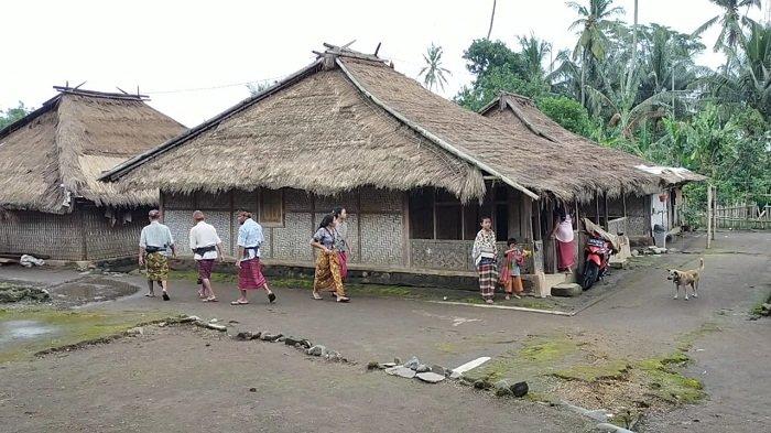 TRADISIONAL: Rumah-rumah tradisional di kampung adat Senaru, Kecamatan Bayan, Lombok Utara.