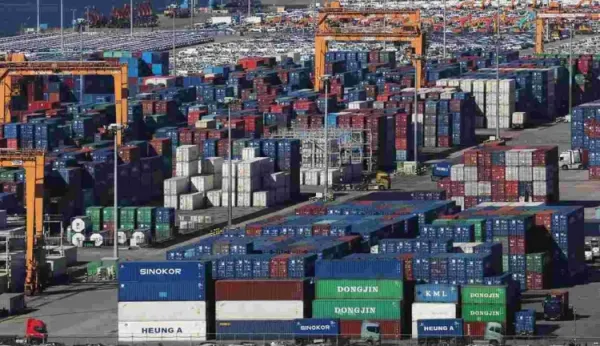 South Korea Business : Confidence Dips as Services Weaken Despite Export Gains