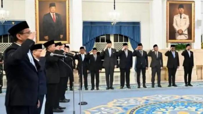 RESHUFFLE - Presiden Prabowo Subianto secara resmi melantik empat jabatan menteri dan satu wakil menteri Kabinet Merah Putih sisa masa jabatan 2024-2029 di Istana Negara, Jakarta, Senin (8/9/2025).