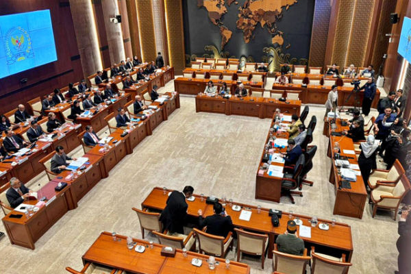 Suasana rapat kerja Komisi I bersama Menlu Sugiono di DPR, Jakarta, Selasa (27/1/2026). Foto: Abid Raihan/kumparan