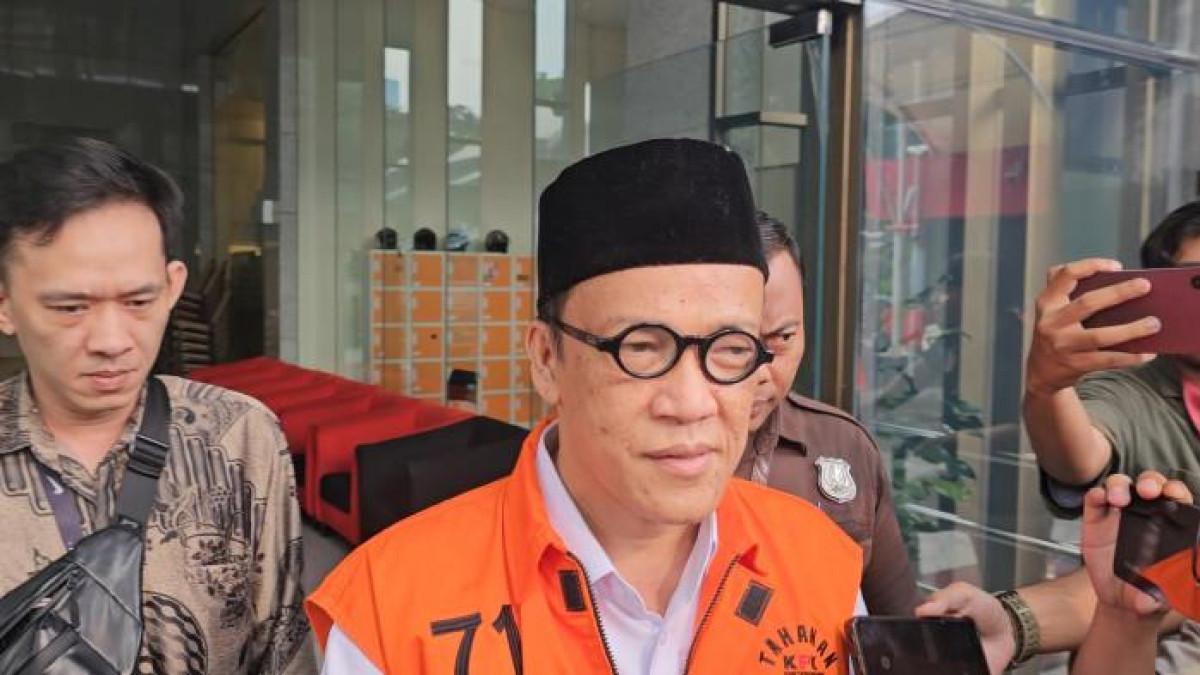 NOEL EBENEZER — Eks Wamenaker, Immanuel Ebenezer alias Noel, usai menjalani pemeriksaan di Gedung KPK, Jakarta, Jumat (17/10/2025)