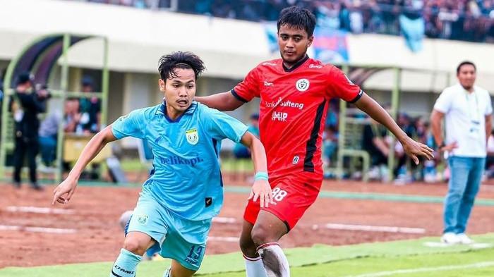 Persipal vs Persela Lamongan.