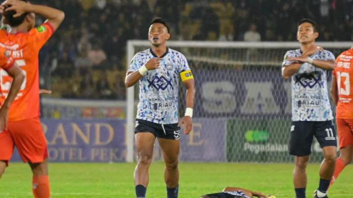 Persiraja Banda Aceh vs PSPS Riau.