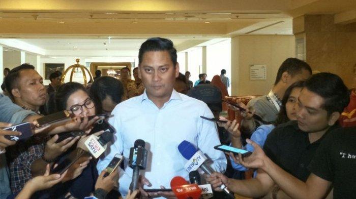Bendahara Badan Pemenangan Nasional (BPN) Prabowo - Sandiaga, Thomas Djiwandono, seusai menyerahkan Laporan Penerimaan dan Pengeluaran Dana Kampanye (LPPDK), di Hotel Borobudur, Jakarta Pusat, Kamis (2/5/2019).