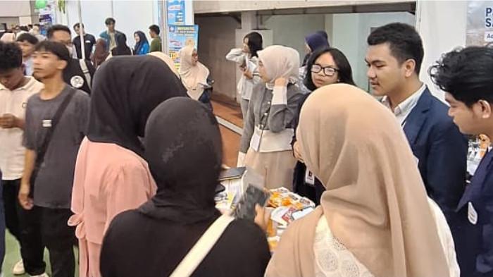 2Politeknik STIA LAN Bandung turut berpartisipasi aktif dalam kegiatan Campus Expo IKAGA