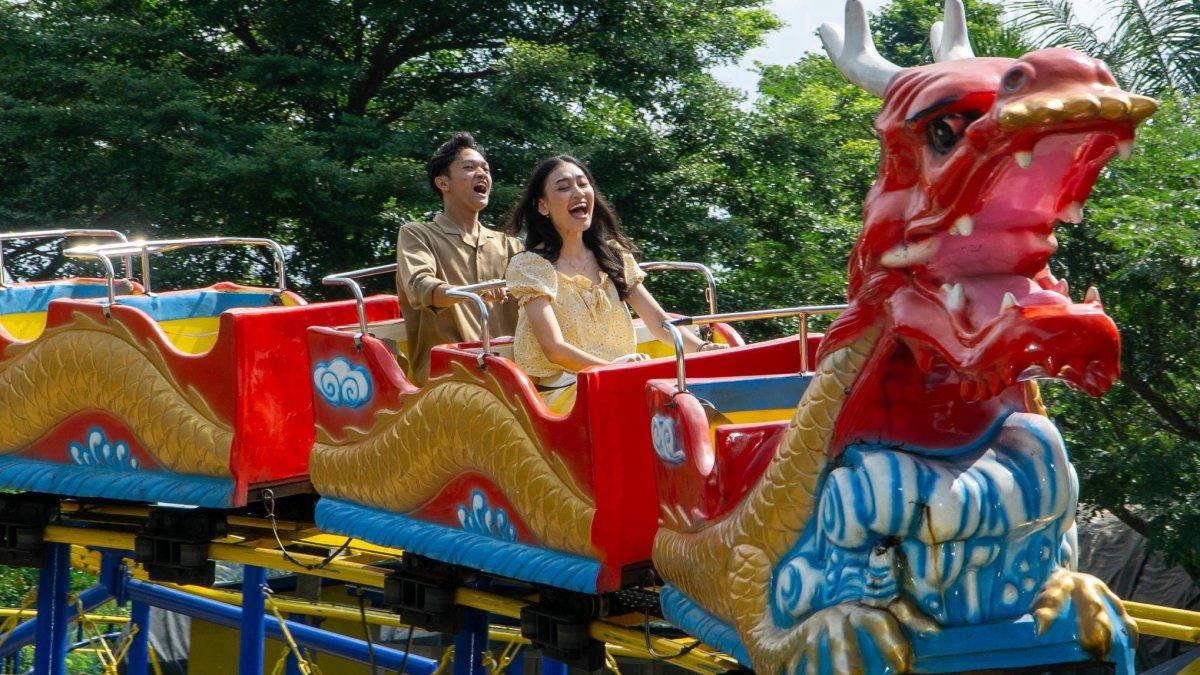 Blitar Park terkenal dengan puluhan wahana permainannya.