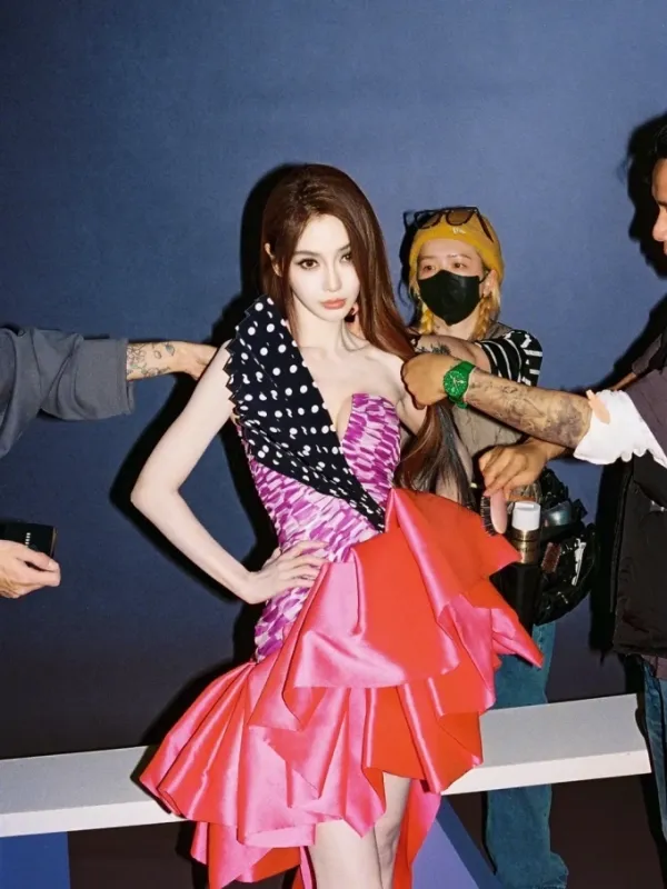 Angelababy in the dress by Dutch fashion designer Ronald van der Kemp. Photo from Instagram/@angelababy.weibo