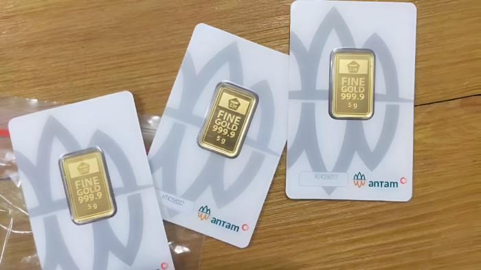HARGANYA MEROKET- Harga emas Antam kembali meroket pada Rabu, 28 Januari 2026. Kini harganya naik Rp 52.000 per gram.