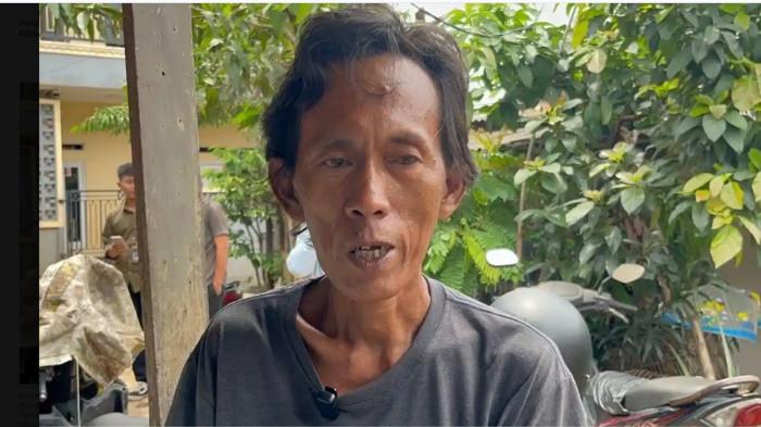 TRAUMA - Kakek Suderajat, penjual es kue jadul yang menjadi korban penganiayaan oknum aparat polisi dan TNI, Selasa (27/1/2026)