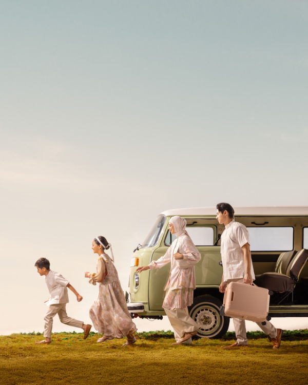 Koleksi Raya lansiran brand lokal Kami, bertajuk "Tarini". Foto: Dok. Kami