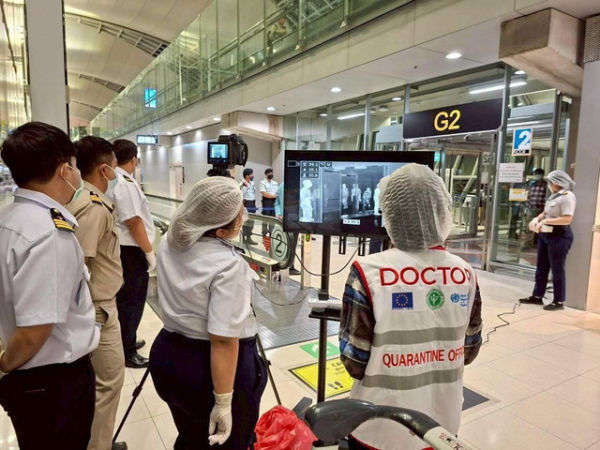 Skrining di Bandara Thailand untuk mencegah masuknya virus Nipah, Minggu (25/1/2026). Foto: thailand.prd.go.th