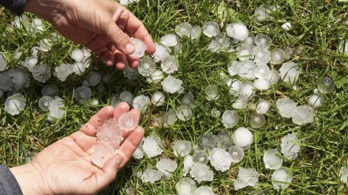 Ilustrasi hujan es atau hail