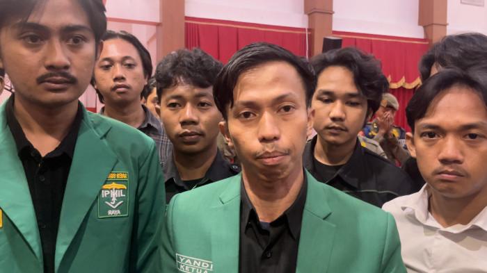 LUWU RAYA - Ketua PP Ipmil Luwu Yandi saat ditemui di Rujab Gubernur Sulsel, Jl Sungai Tangka, Kota Makassar, Sulsel pada Kamis (29/1/2026) malam. Yandi kecewa dengan pertemuan bareng Gubernur Sulsel Andi Sudirman yang dianggap tak membuahkan hasil