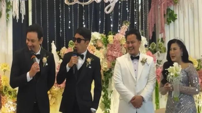 INGKAR NASIHAT SAHABAT - Kolase. Keputusan Boiyen untuk berpisah dari Rully menjadi sorotan karena usia pernikahan mereka yang baru berjalan sekitar dua bulan. Gugatan cerai diajukan di tengah Rully yang sedang menghadapi persoalan hukum, dan sidang perdana telah digelar pada 27 Januari 2026.