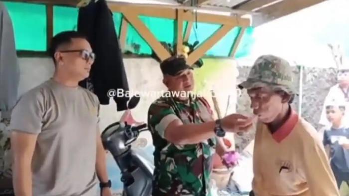VIRAL DI MEDIA SOSIAL - Seorang pedagang es gabus di Kemayoran, Jakarta Pusat, diintimidasi dua pria berseragam TNI dan polisi karena dituduh menjual es berbahan spons cuci piring. Kejadian ini bermula dari laporan seorang warga Kemayoran bernama Arief Fadillah, Sabtu (24/1/2026). Arief menuduh pedagang bernama Suderajat itu menjual es gabus berbahan spons cuci piring.