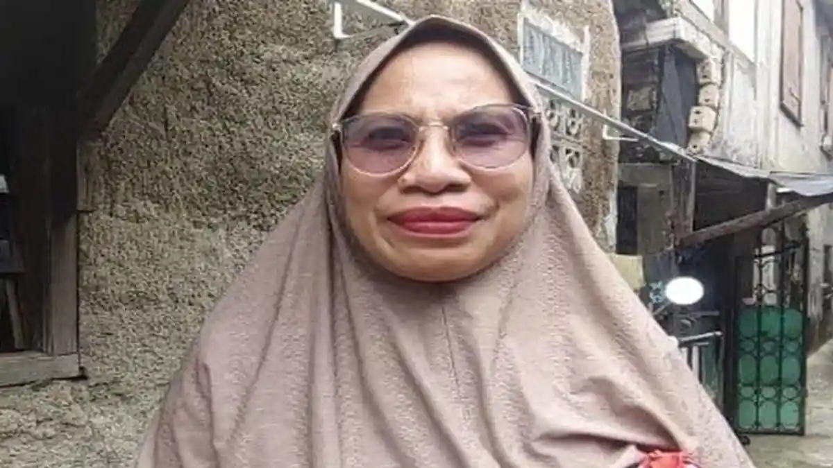 KASUS ES GABUS - Narsumi, produsen es gabus yang dijual Suderajat (49), pedagang yang dituduh aparat, Pancoran Mas, Kota Depok, Kamis (29/1/2026). Ia membantah es gabus yang digunakannya menggunakan spons.