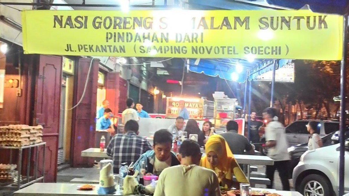 Nasi Goreng Semalam Suntuk, tempat makan nasi goreng enak di Medan.